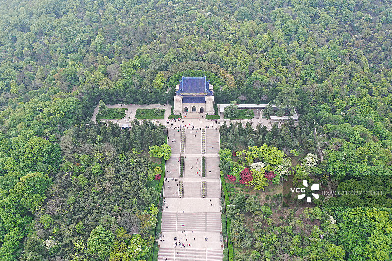 烟雨中的南京中山陵图片素材