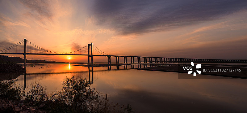 桃花峪黄河大桥落日图片素材