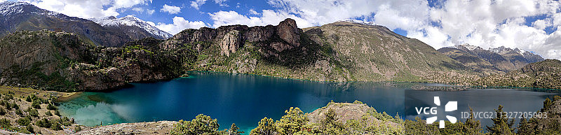 边坝三色湖黑湖全景图片素材