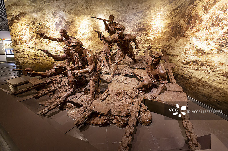 贵州省遵义会议纪念馆飞夺泸定桥雕像图片素材