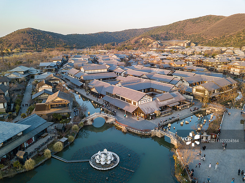 无人机航拍拈花湾五灯湖景点图片素材