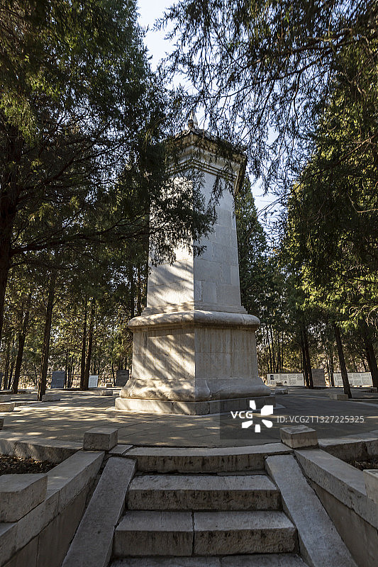 北京市圆明园遗址公园三一八烈士墓三一八烈士纪念碑图片素材