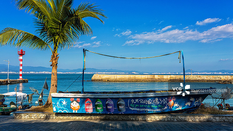 三亚西岛海边渔船图片素材