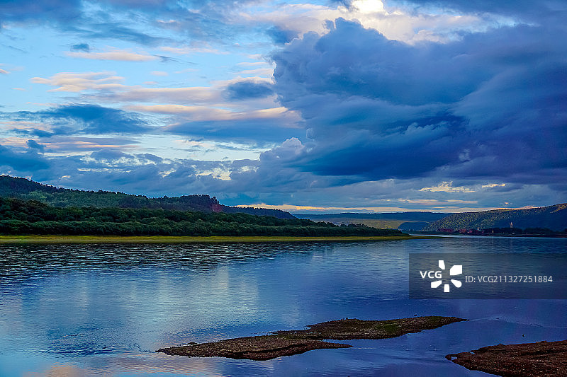 中国最北江段图片素材