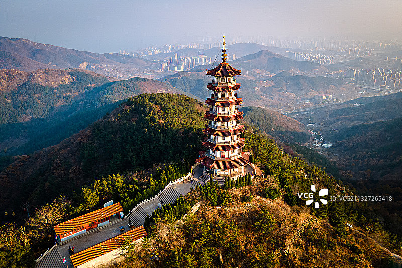 三合塔--烟台塔山图片素材