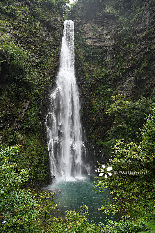 江西吉安井冈山龙潭景区碧玉潭瀑布图片素材