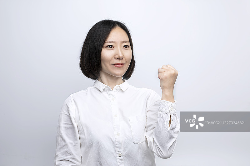 表现积极的亚洲商务女性图片素材