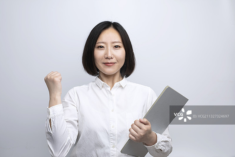 信心满满的亚洲商务女性图片素材