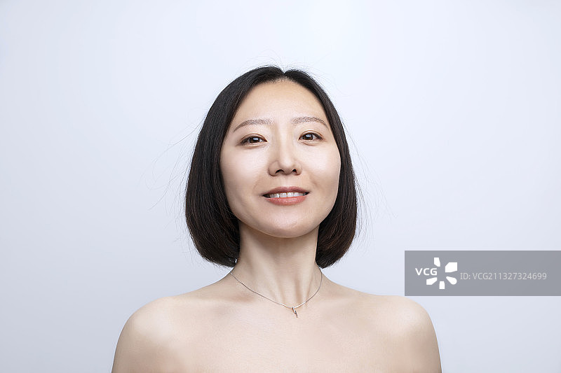 气质清新的东方美女图片素材