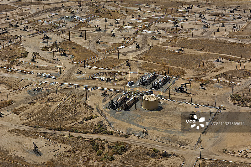 加利福尼亚州克恩县奥尔代尔油田气候变化石油钻探图片素材