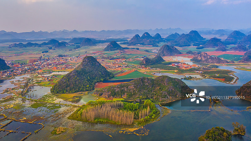 航拍云南文山丘北县普者黑仙人湖青龙山图片素材