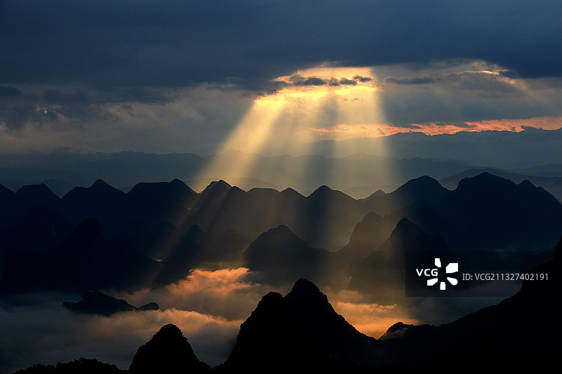 神仙境地—桂林喀斯特地貌图片素材