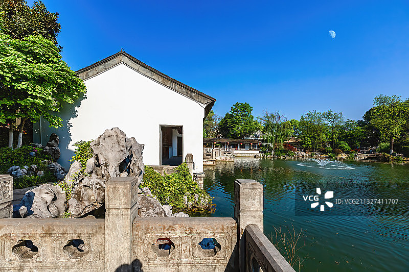 阳光里的愚园愚湖+胡家花园（南京）图片素材