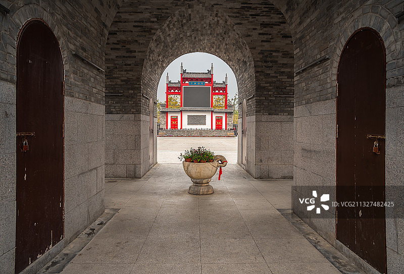 坐井观天图片素材