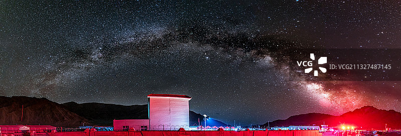 西藏阿里日土县银河拱桥图片素材