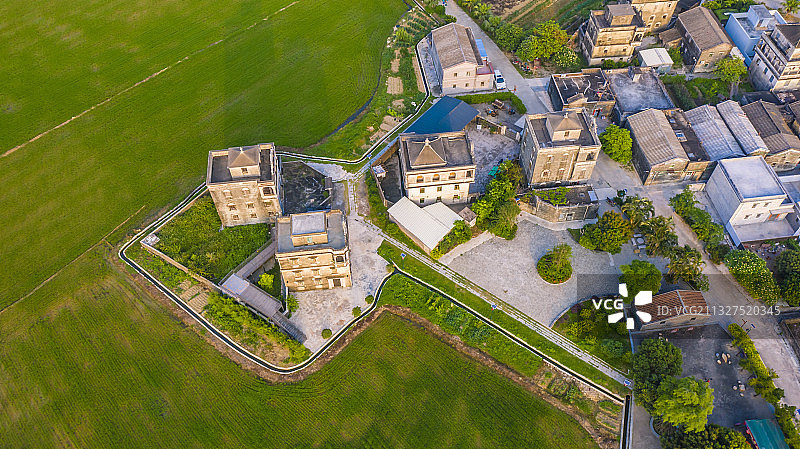 航拍广东台山斗山镇西南部浮月村碉楼群图片素材