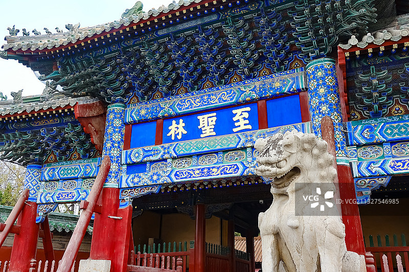 孔林 至圣林：曲阜“三孔”之一，孔子及其后裔的家族墓地图片素材