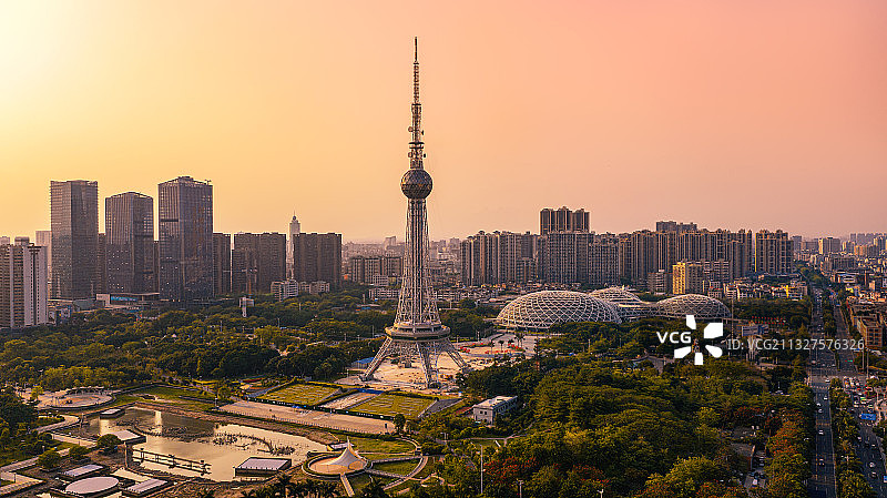 佛山电视塔日落图片素材