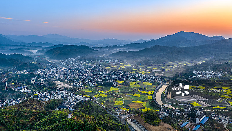 歙县呈坎八卦景区春季风光航拍图片素材