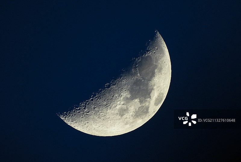 明月当空图片素材