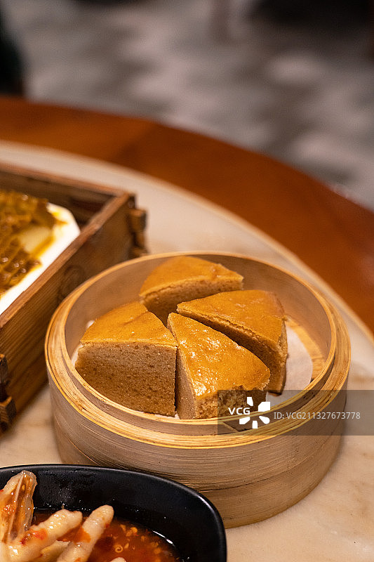 广东特色甜品小吃点心美食淋糖糕马拉糕图片素材