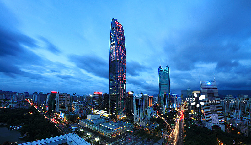 台风来临京基100图片素材