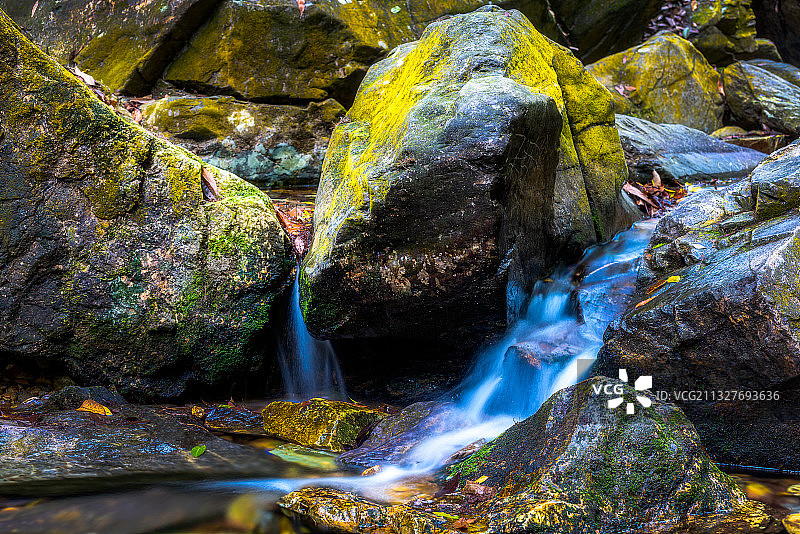 清泉石上流图片素材
