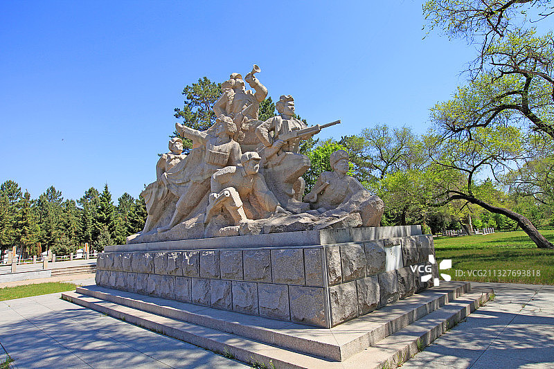 黑龙江齐齐哈尔西满革命烈士陵园英雄雕像图片素材