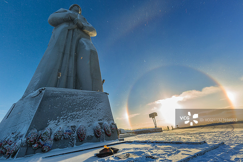 士兵阿廖沙雕像图片素材