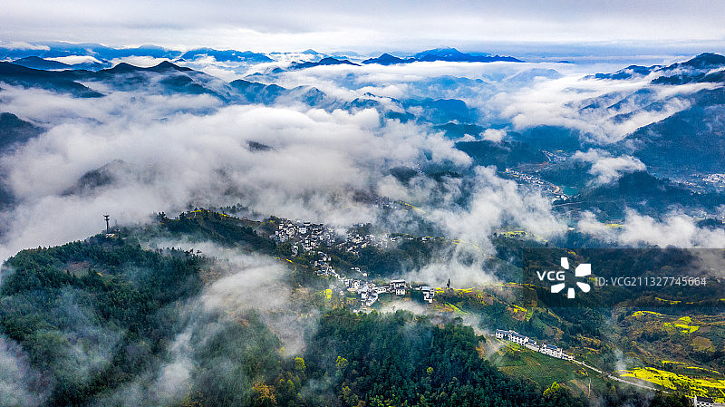 安徽歙县坡山风景区春季云海风光图片素材