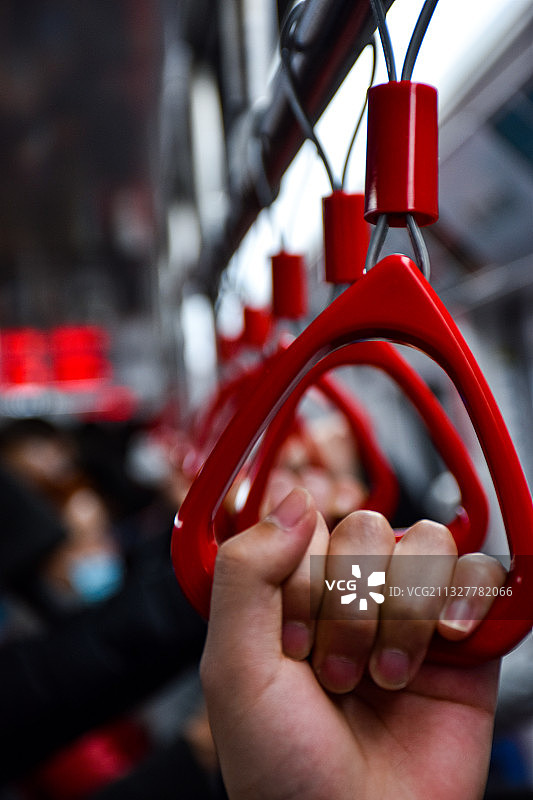 地铁 扶手，地铁安全图片素材