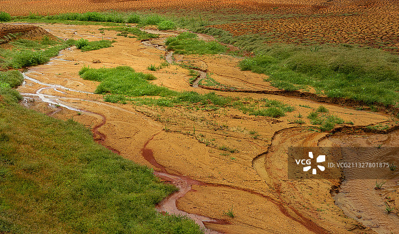 大地的眼泪图片素材