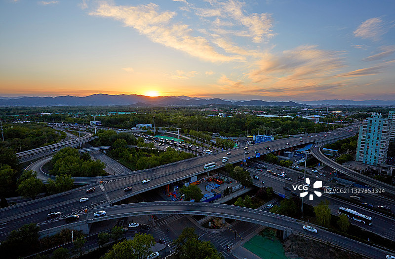 北京北四环万泉河桥夕照图片素材