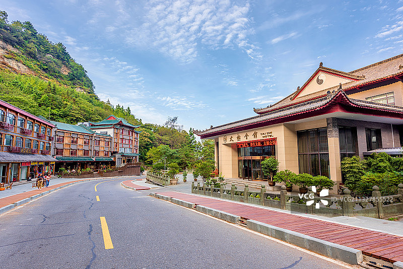 中国湖北十堰武当山南岩区域的宾馆酒店图片素材