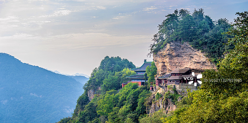 中国湖北十堰武当山南岩宫图片素材