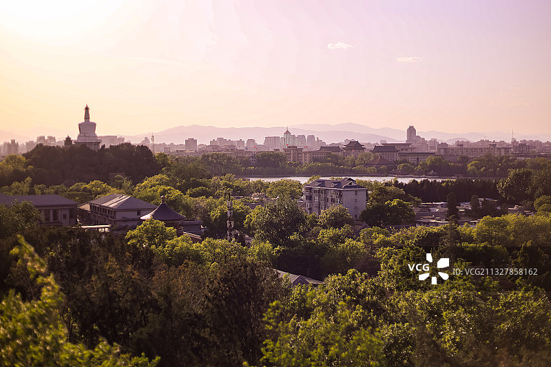 远眺北海公园 北京白塔图片素材