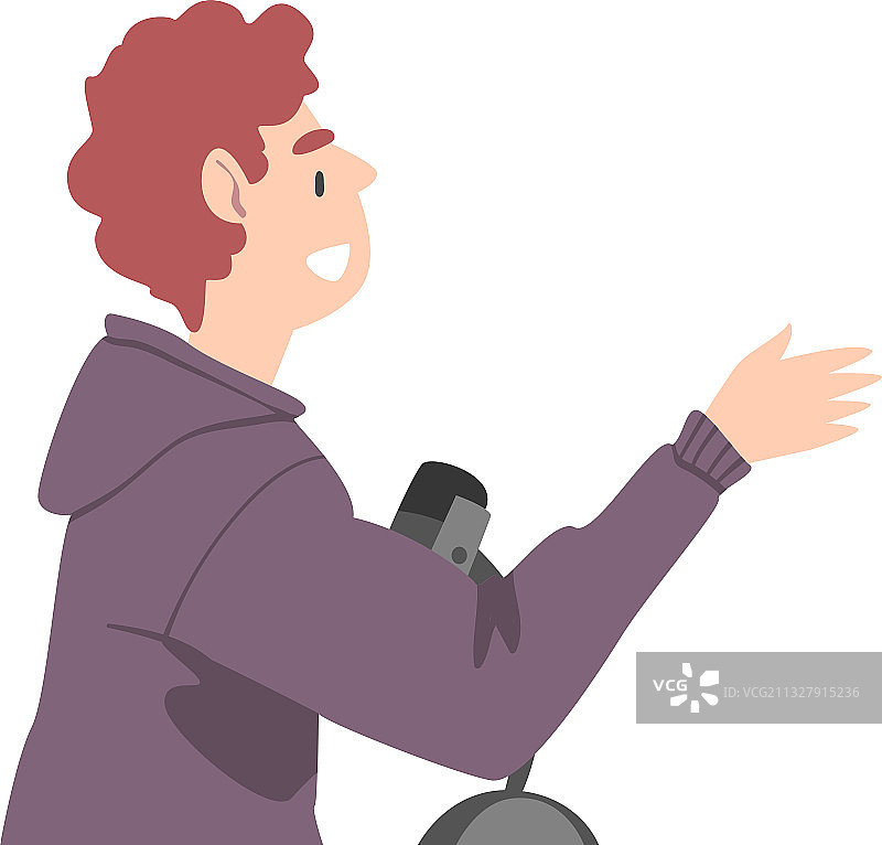 在演播室交流的快乐男电台主持人图片素材