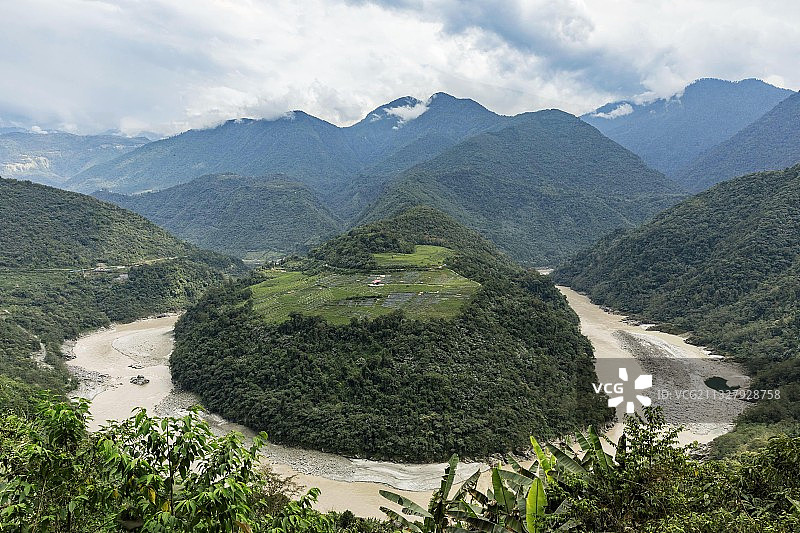 雅鲁藏布江果果塘大拐弯图片素材