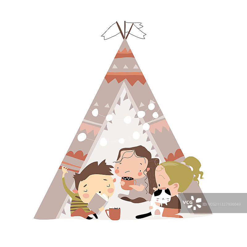 在帐篷里玩耍的可爱儿童图片素材