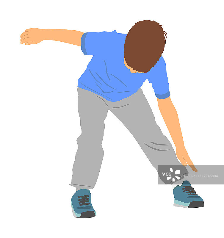 快乐的男孩正在做运动图片素材