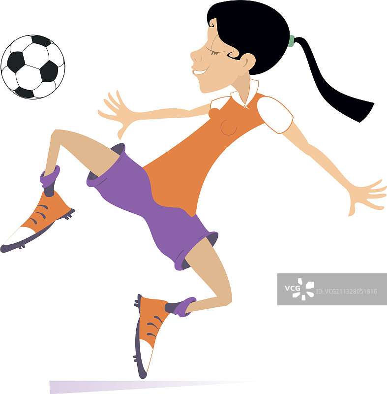 微笑的年轻女人在踢足球图片素材