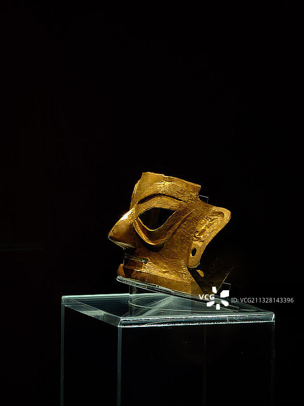 成都金沙遗址博物馆商周金面具图片素材
