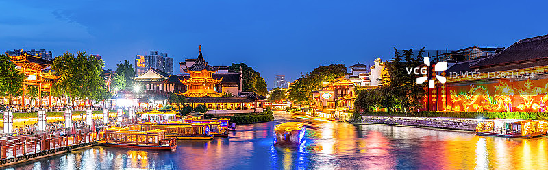 南京夫子庙前淮河风景区夜色图片素材