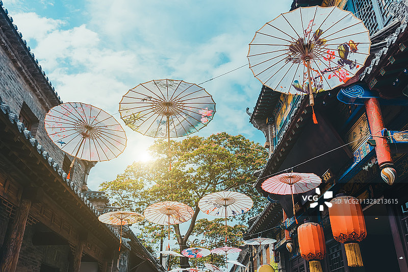 山东淄博周村古镇油纸伞图片素材