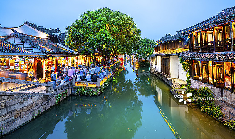 周庄古镇风光夜景图片素材