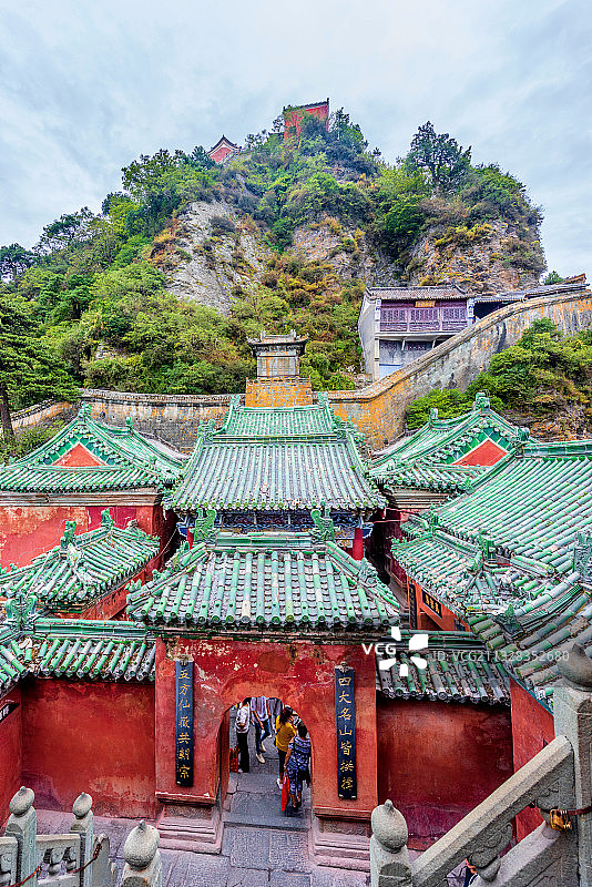 中国湖北十堰武当山金顶建筑群图片素材