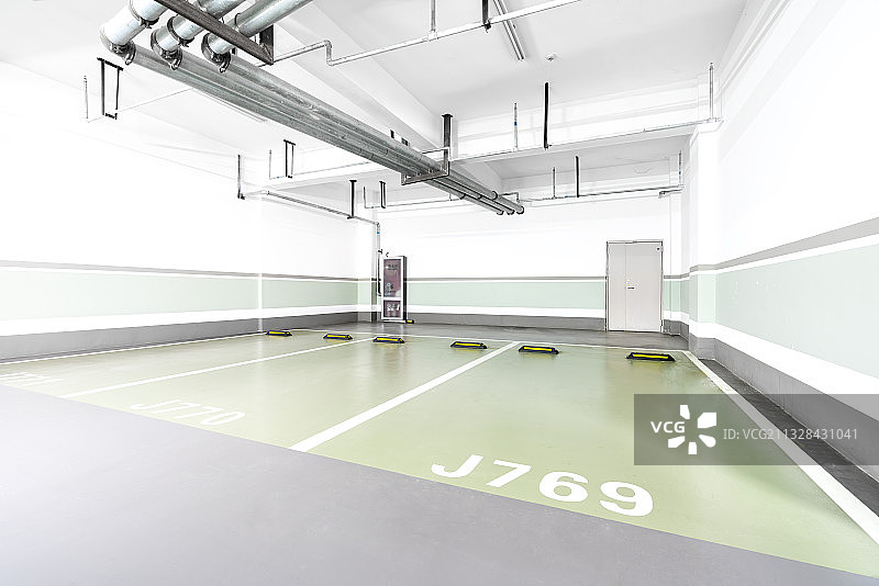 地下停车场图片素材