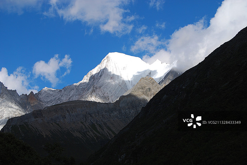 亚丁三神山图片素材