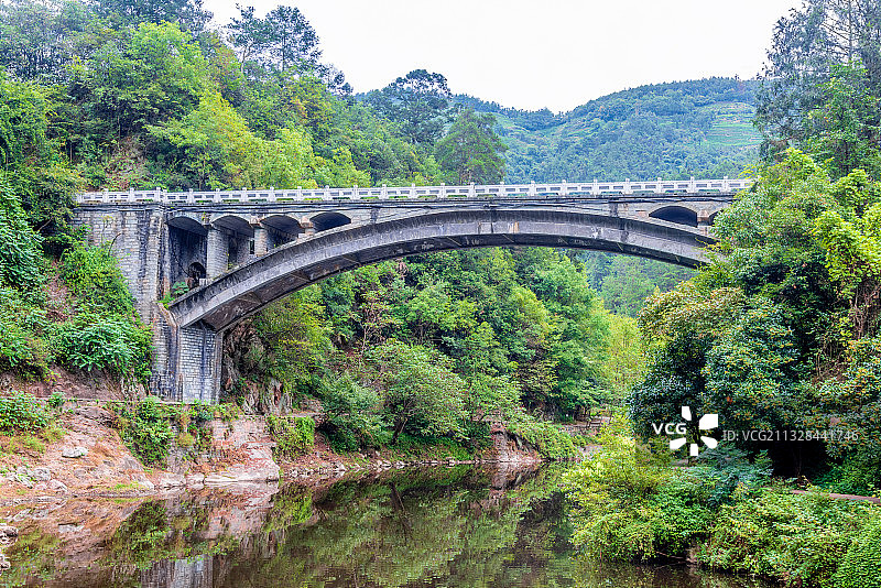中国湖北十堰武当山逍遥谷图片素材