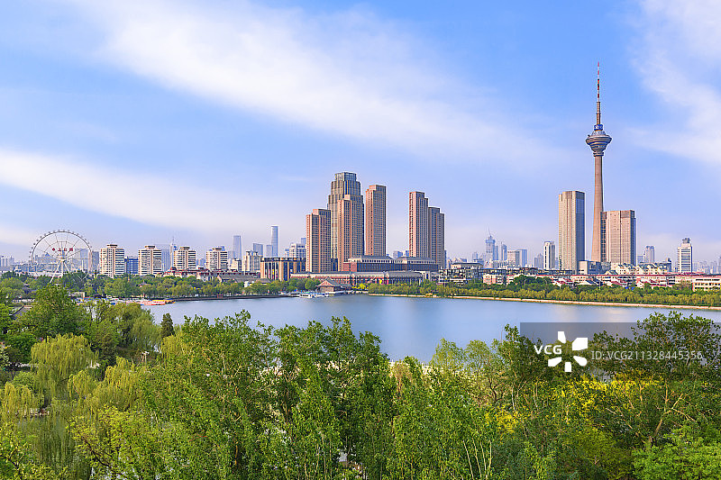 天津城市风光：天塔、水上公园图片素材